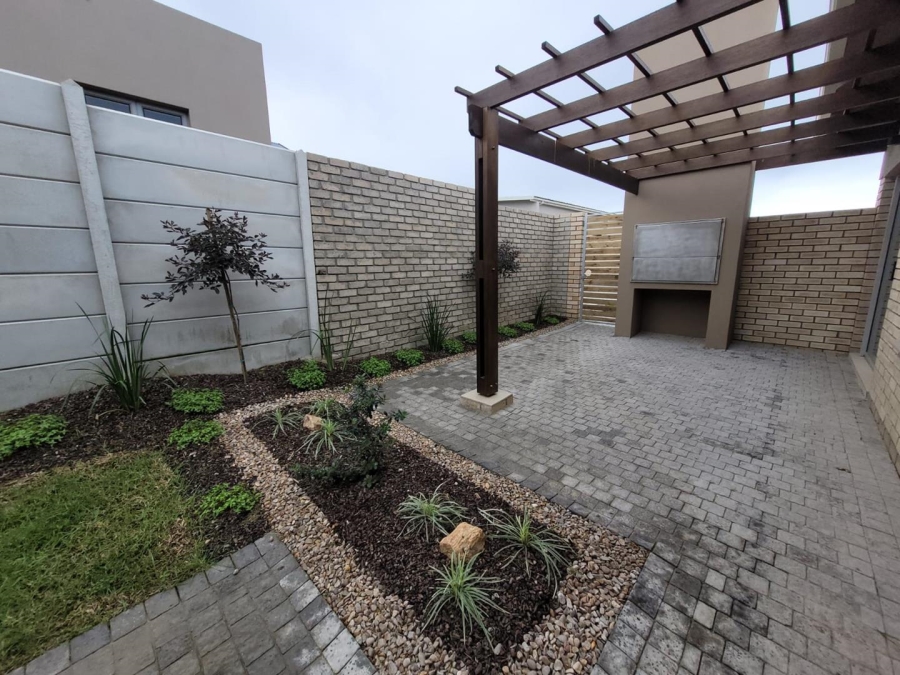 3 Bedroom Property for Sale in Mooikloof Country Estate Western Cape